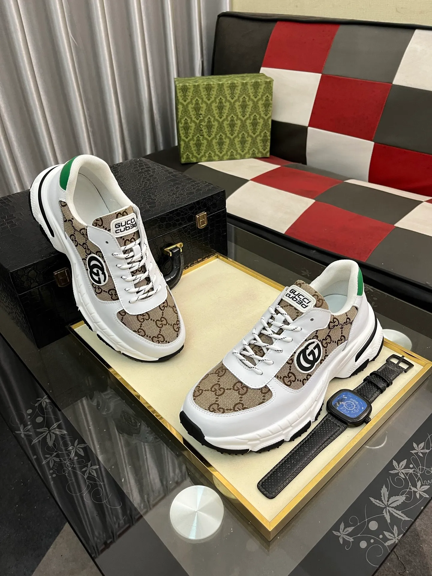 Men's Men's Shoes 💰458⌚️⌚️【GUCCI】Gucci men's latest white shoe series casual shoes! The official website is built 1:1. Upper: Made of imported cowhide, with electric embroidery ➕Inner lining: Made of high-quality first-layer pigskin, soft and comfortable. Picky material selection and exquisite workmanship give you the best enjoyment. Size: 38-44. 3️⃣colors available